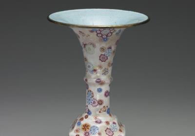 图片[3]-Painted enamel Gu-shaped vase, Qing dynasty, Qianlong reign (1736-1795)-China Archive